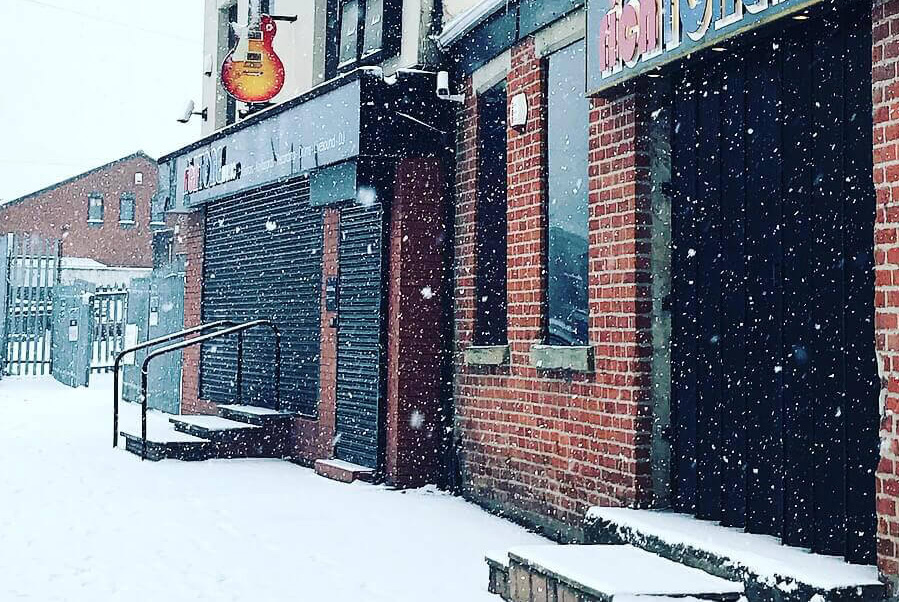 snow-shop-front